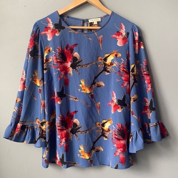 🌸Faith & Joy Floral  Bell Sleeve Blouse🌸 - Picture 5 of 7